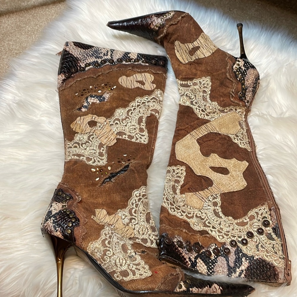 Vintage Steve Madden Luxe detailed boots.